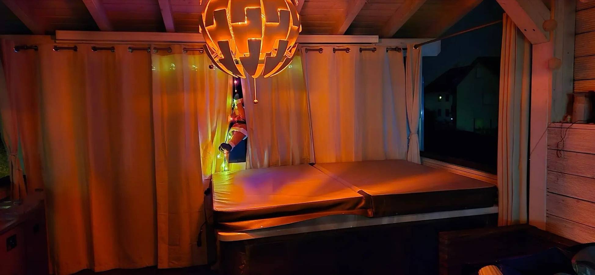 Ganze Wohnung, Apartment „Evas Whirlpool Apartment im Schwarzwald“ mit privater Terrasse, Wlan und Klimaanlage in Hügelsheim, Nordschwarzwald