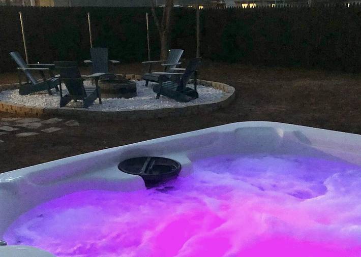 Vacation rental for 7 people, with terrace and yard as well as hot tub in Lubbock