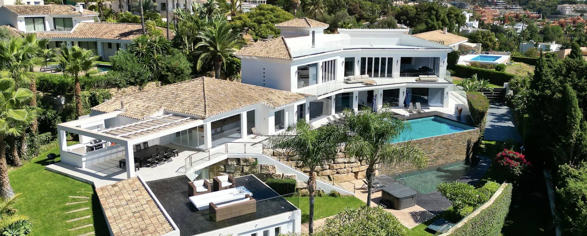 Villa '149' met zeezicht, wifi en airconditioning in Hacienda Las Chapas, Marbella