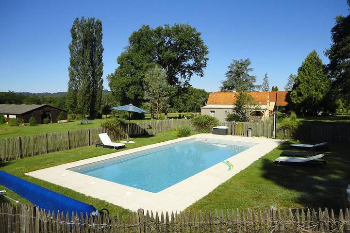 Location de vacances pour 4 personnes, avec Terrasse et Jardin à Sainte-Nathalène
