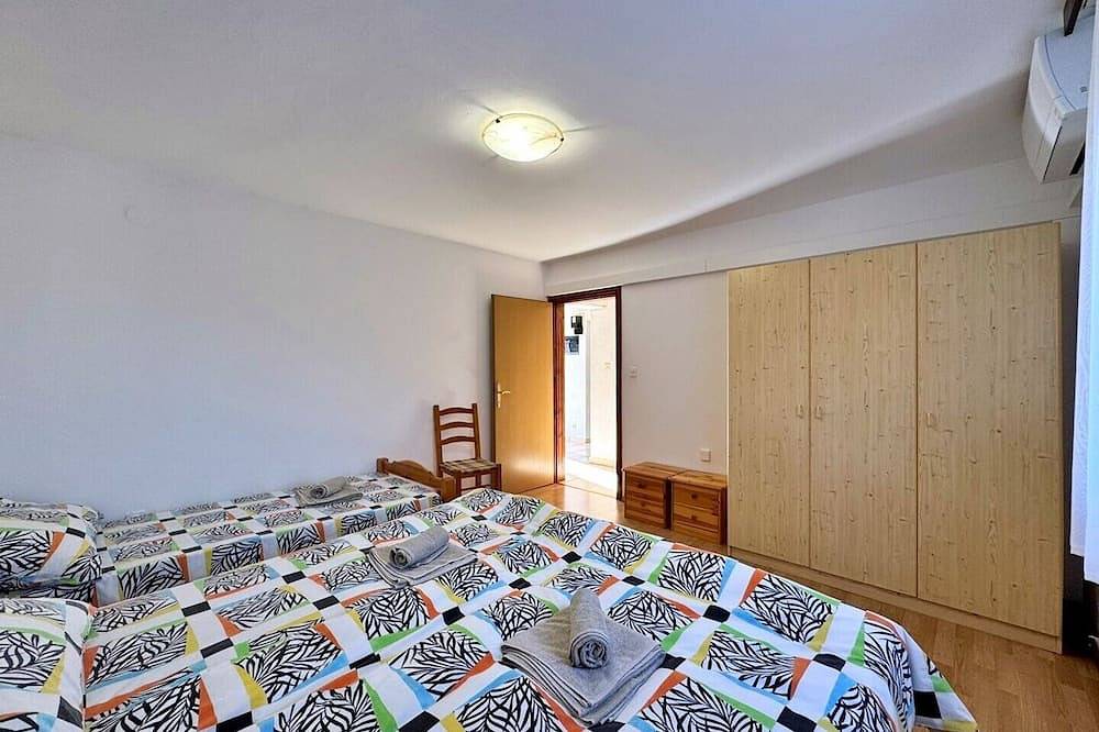 Ganze Wohnung, Apartment Pavle 2 - ruhige Lage, Meerblick, Haustiere erlaubt, Garten, Grill, Parkplatz in Malinska-Dubašnica, Krk