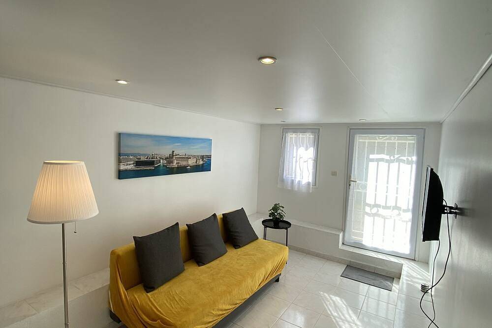 Ganze Wohnung, T2 with garden and private pool in Velaux, Aix-en-Provence und Umgebung