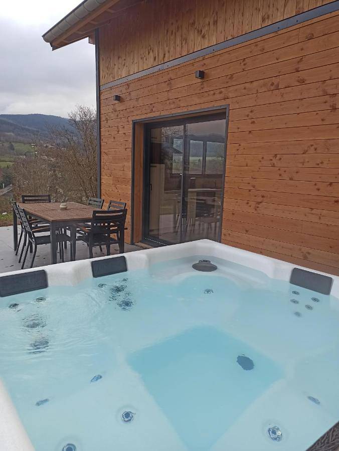 Gîte pour 6 personnes, avec jardin ainsi que sauna et jacuzzi à Ban-de-Laveline - 2