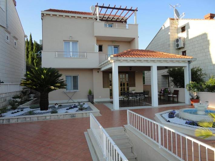 Maison d’hôte pour 2 personnes, avec balcon ainsi que jardin et vue