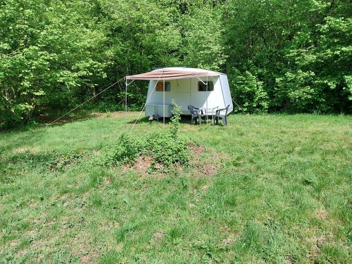 Location de vacances pour 2 personnes, avec terrasse ainsi que vue et jardin à Beulotte-Saint-Laurent - 3