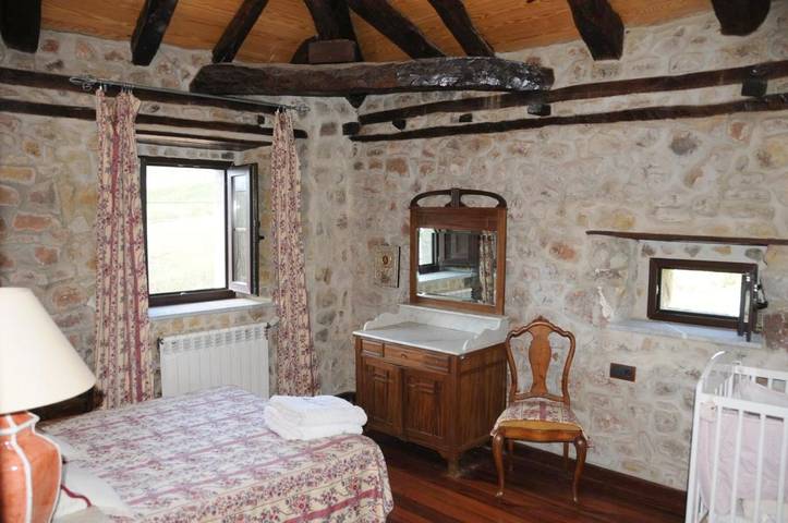 Casa rural para 17 personas, con jardín y vistas, Familias con niños en Valle del Asón-Gándara - 4