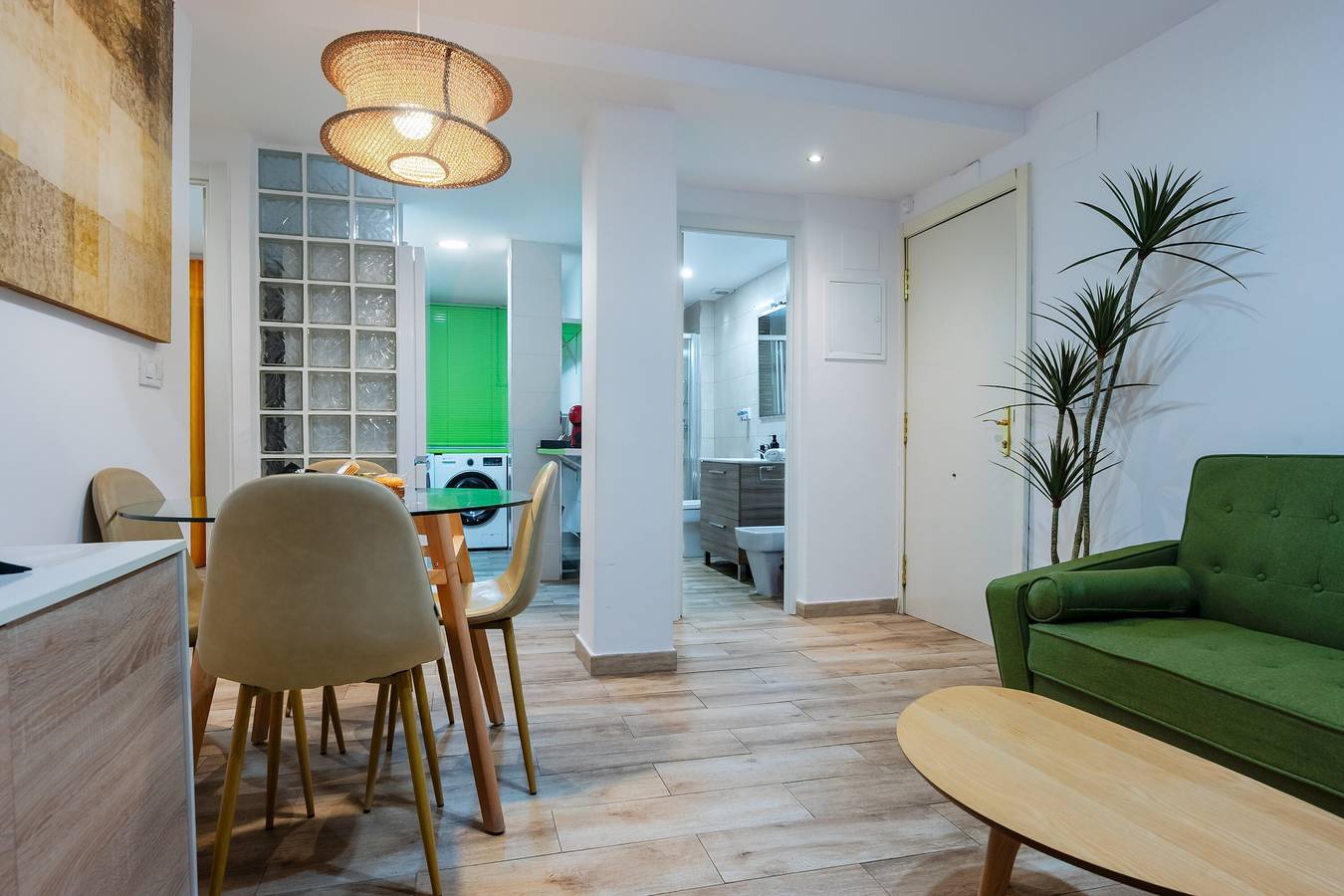 Entire apartment, Apartment 'Sevilla Santa Justa 2' with Balcony, Wi-Fi and Air Conditioning in San Pablo-Santa Justa, Sevilla