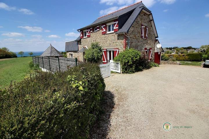 Gîte pour 6 personnes, avec Terrasse et Jardin