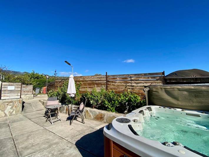 Casa rural para 2 personas, con Jacuzzi además de Terraza y Jardín en Telde
