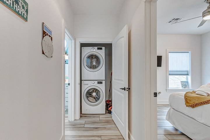 Vacation house for 12 people, with terrace and pool in Bolivar Peninsula