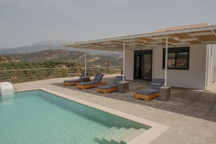 Ferienhaus für 5 Personen, mit Balkon und Terrasse sowie Garten und Pool in Agia Galini