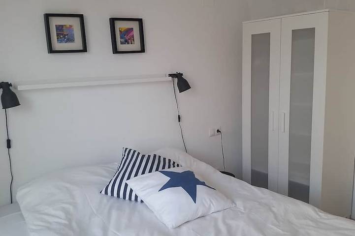 Moderne Villa, 5 Minuten zu Fuß zum Strand und Restaurants. Seeblick in Torreblanca (Fuengirola), Fuengirola