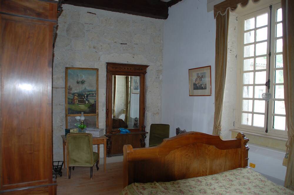 Château du Xiième siècle, gîte de Bellecombe in Puymirol, Quercy