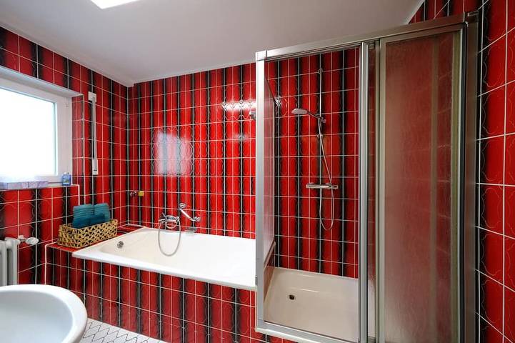 Ganze Wohnung, Gemütliche u. großzügige Ferienwohnung - 15 Min zum Europapark Rust in Teningen - Nimburg, Teningen