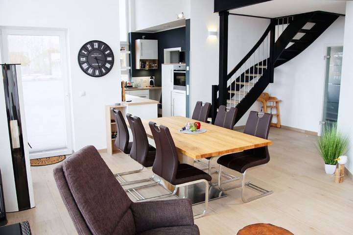 Modernes Ferienhaus mit Kamin, Garten und eigener Sauna - Ferienhaus Meerfreude in Vaschvitz, Trent