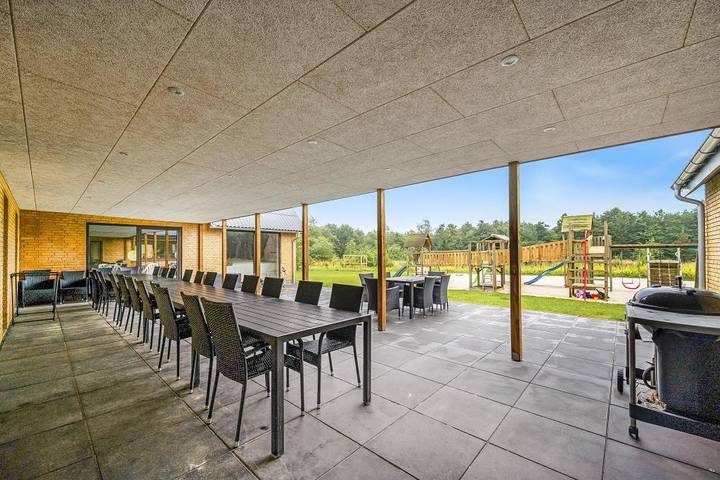 Ferienhaus für 30 Personen, mit Balkon/Terrasse und Whirlpool sowie Pool und Sauna in Guldforhoved - 4