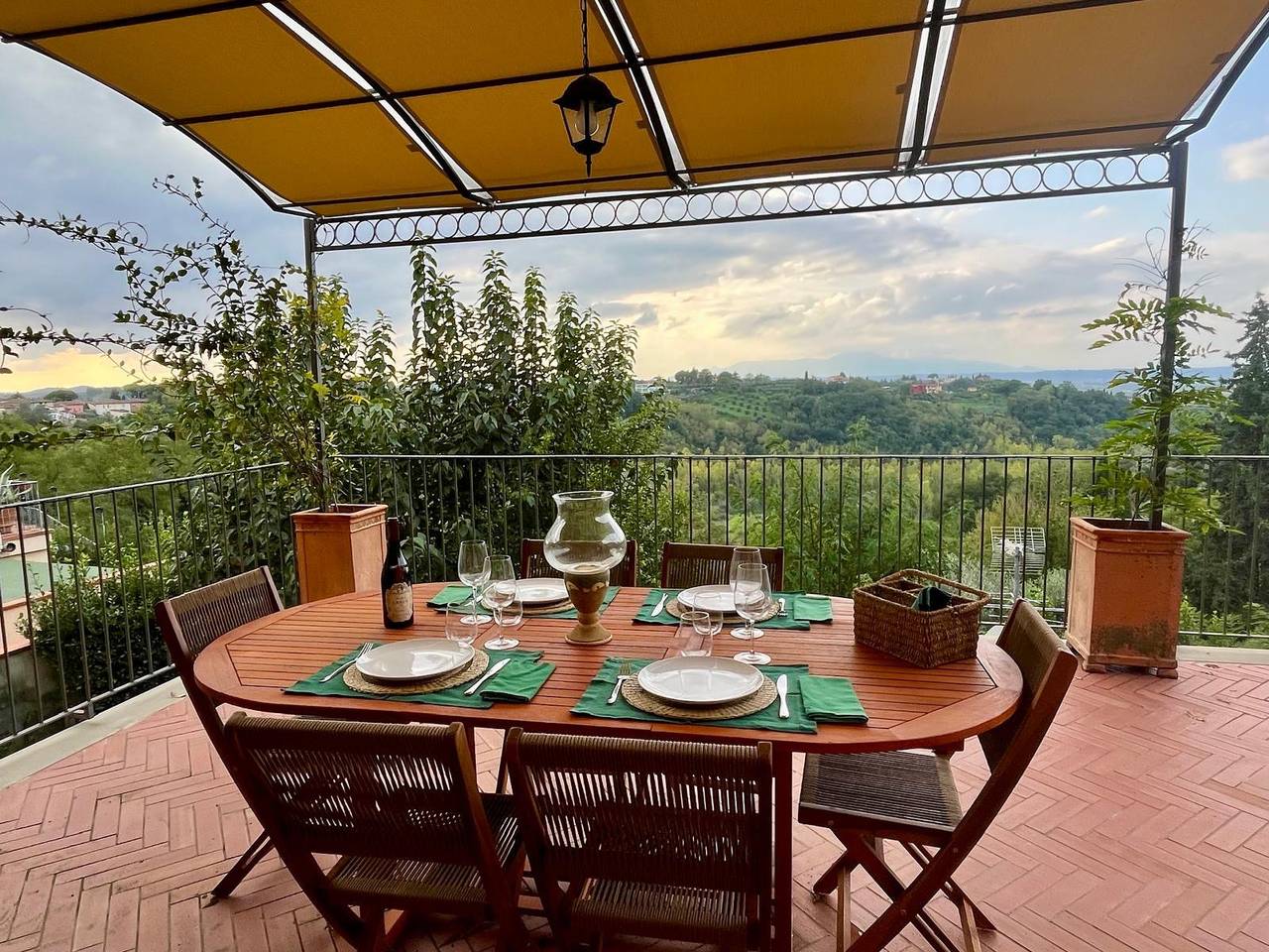 Entire apartment, Apartment 'Terrazza Su San Miniato' with Private Terrace, Wi-Fi and Air Conditioning in San Miniato, Pisa Province
