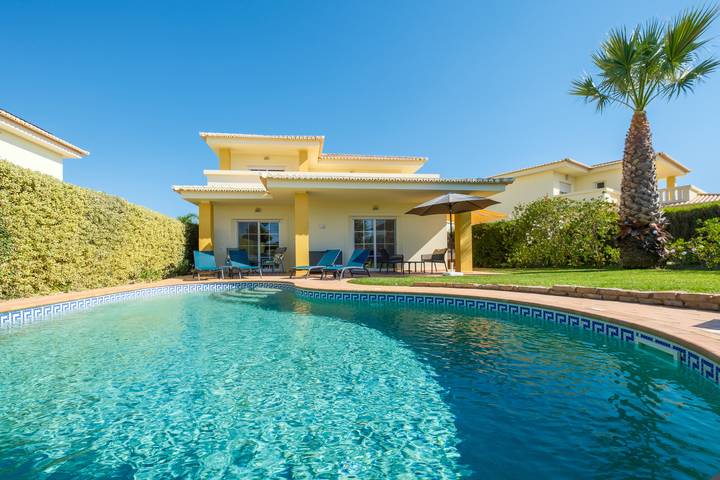Villa für 6 Personen, mit Garten in Santa Maria