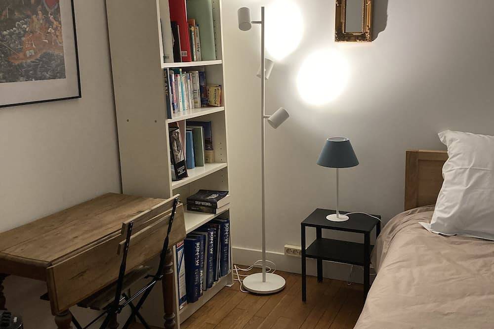 Chambre Grand Confort, Dans Maison, Avec Jardin et Terrasse, Paris Centre in Paris, Ile de France