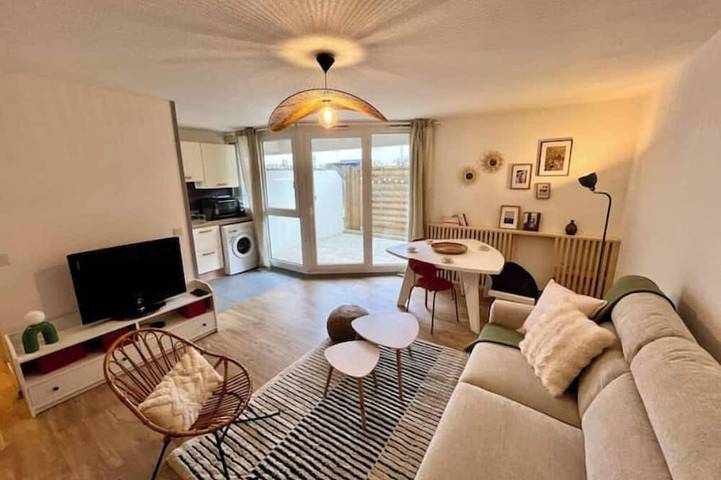 Appartement entier, Ile Verte, calme, terrasse et parking privé in Grenoble, Isère