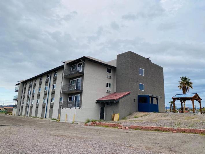 Apartamento entero, 1 cama king size | No fumadores, microondas in Lake Mohave, Bullhead City