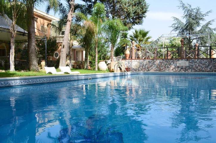 Chalet para 6 personas, con Terraza y Jardín además de Piscina y Vistas en Catania
