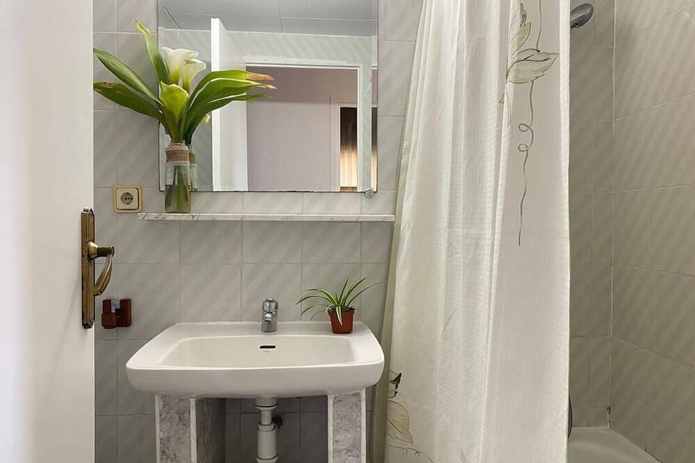 Costa Brava. Haus 24. Private Pool Grillplatz und Garten. in Aiguaviva Parc, Vidreres