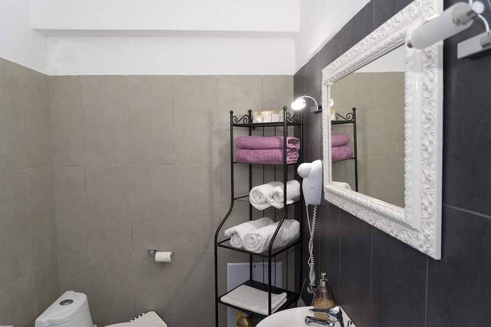 Ganze Wohnung, Uno Apartment Ground Floor in Rhodos