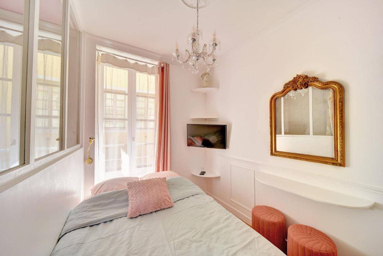 Appartement entier, Apartment with Shower in Chambéry, Région de Chambéry