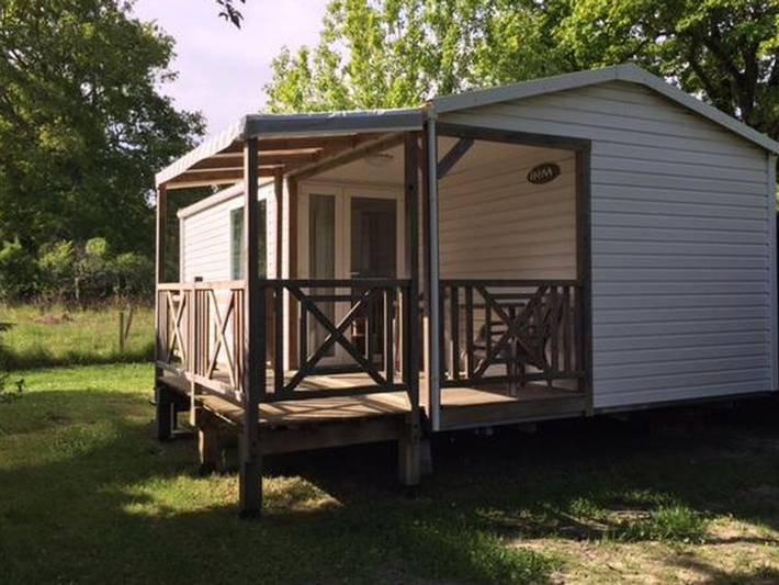 Wohnwagen für 4 Personen, mit Terrasse und Pool in Vendays-Montalivet