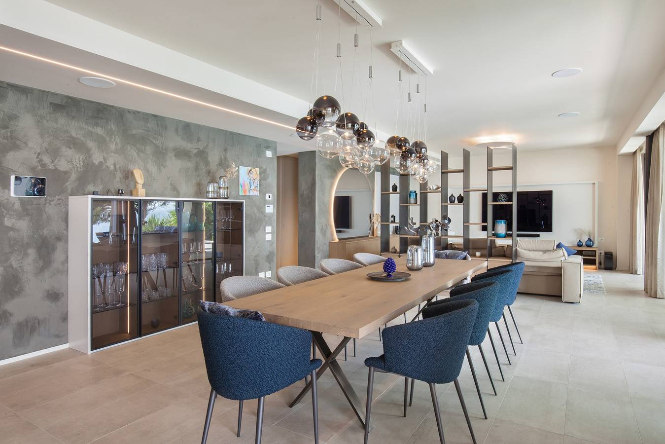 Villa Grace with Pool on the Lake in Manerba del Garda, Prealpi Gardesane