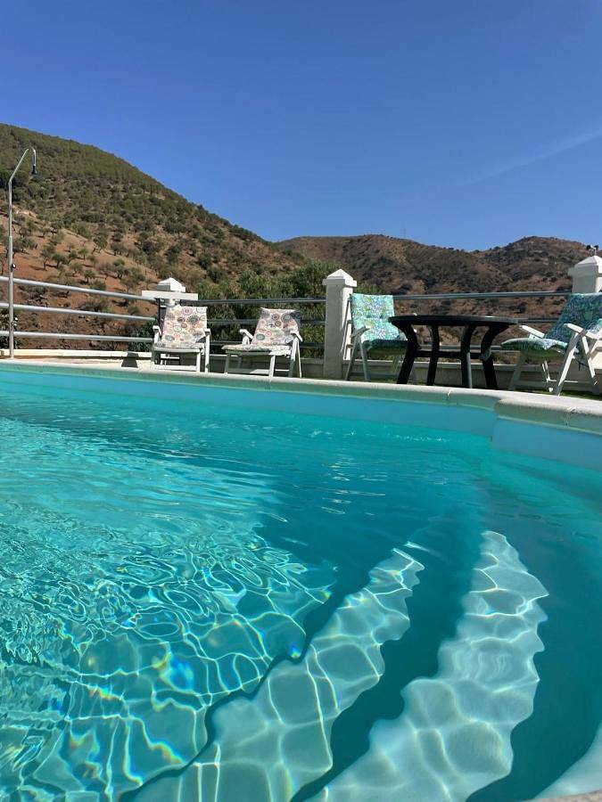 Casa rural para 13 personas, con piscina además de vistas y jardín, Se admiten mascotas en Casabermeja - 4