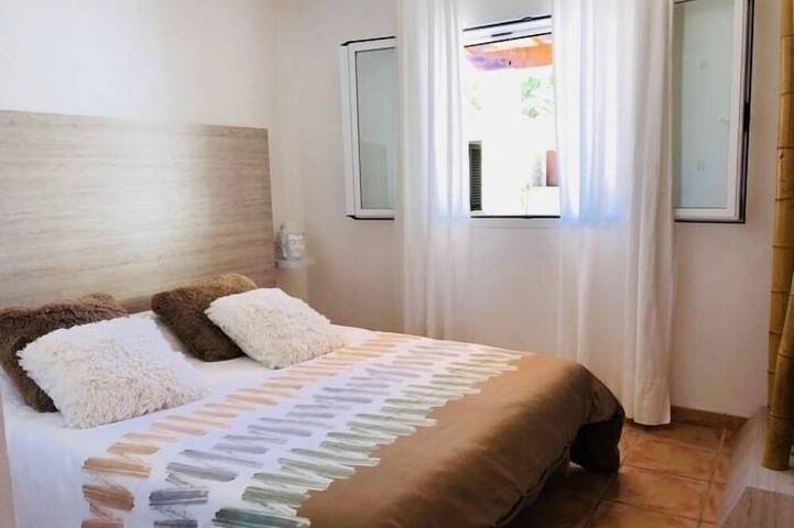 Villa pour 6 personnes, avec piscine ainsi que jardin et balcon, animaux acceptés à Cala Romantica - 4