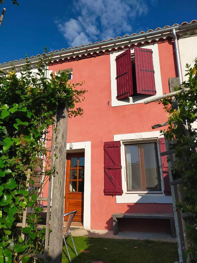 Location de vacances pour 6 personnes, avec vue et jardin dans Port Des Cabanes Fleury D Aude