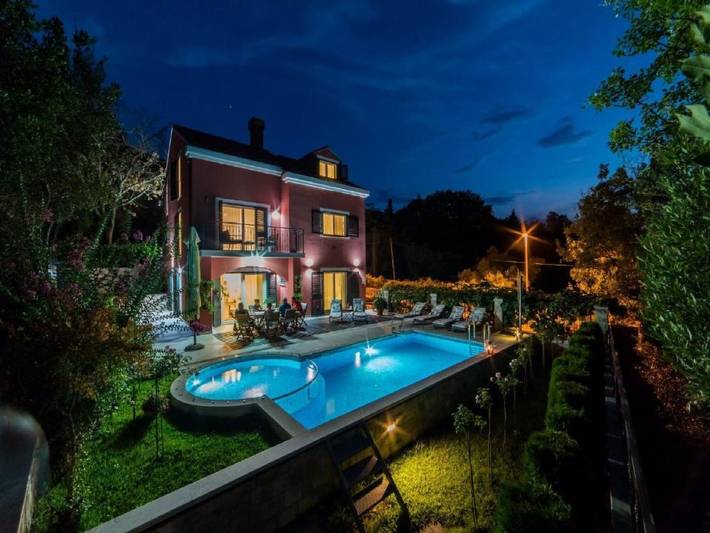 Villa per 10 persone, con balcone e giardino a Canali