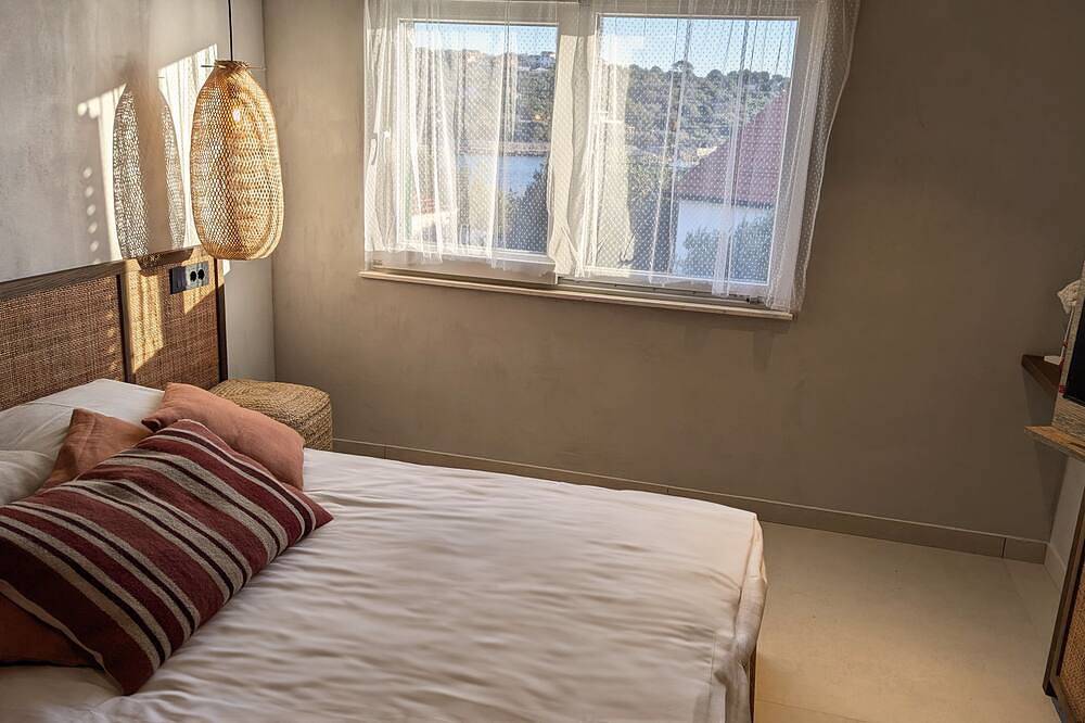 A Luxurious Mediterranean Escape on a Serene Island - Seaside Bungalow /1 in Drvenik Mali und Veli