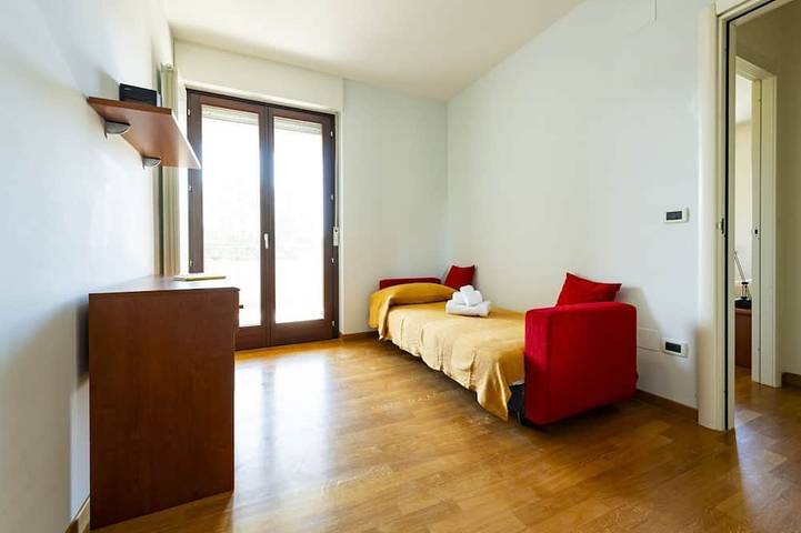 Ganze Wohnung, Guesthost - Bright Apartment with Terrace in Montesilvano Marina, Montesilvano