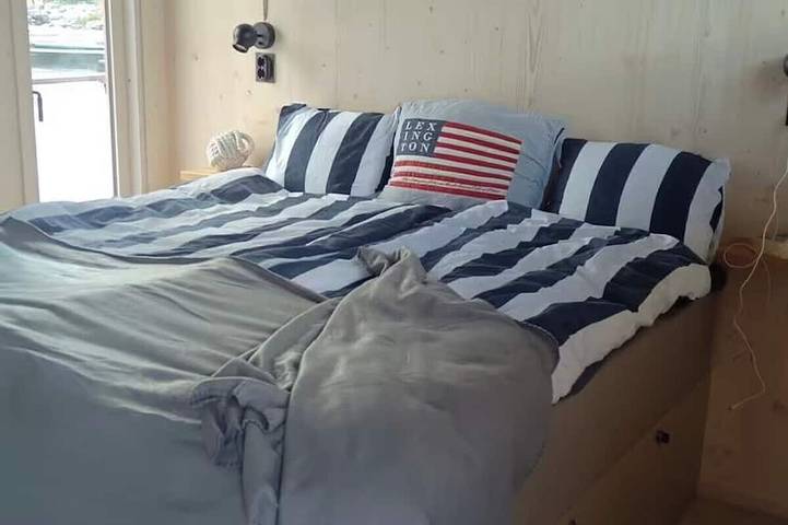 Unique floating retreat Sleeps 4 in Sölvesborg, Sölvesborg und Umgebung