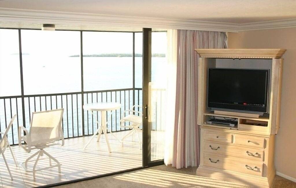 Ganze Wohnung, Herbstwochen verfügbar - Vor kurzem aktualisiert - Jetzt Kostenlose Fahrräder, Angelausrüstung, Kajak in Punta Rassa, Southwest Florida