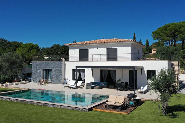 Location de vacances pour 8 personnes, avec jardin et terrasse à Montauroux - 2