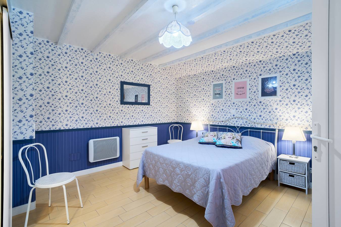 Fleurs du Périgord, Chambres d'hôtes 'Le Pré Fleuri' avec piscine au coeur du ribéracois in Saint-Sulpice-de-Roumagnac, Périgord Vert