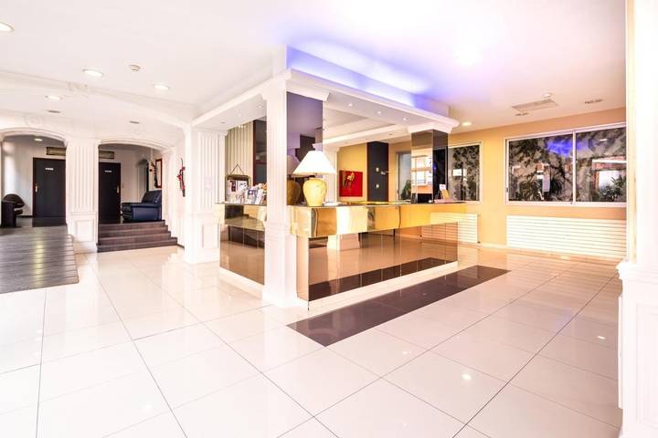 Hôtel pour 3 personnes, animaux acceptés dans Grotte de Massabielle - 3