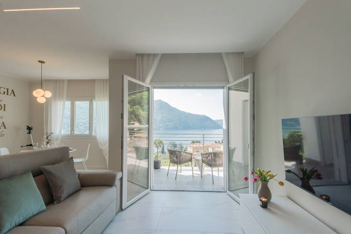 Villa voor 16 personen, with Balkon and Tuin as well as Uitzicht and Uitzicht op het meer in San Fermo della Battaglia
