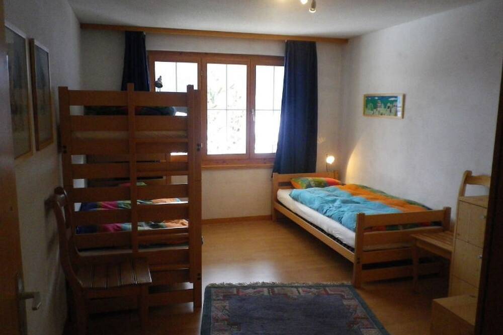 Ganze Wohnung, Ferienwohnung in Luven, Alpenarena