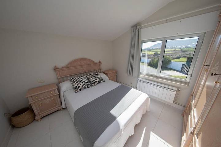 Entire apartment, House On The Beach, Foz in San Xiao de Nois, Foz