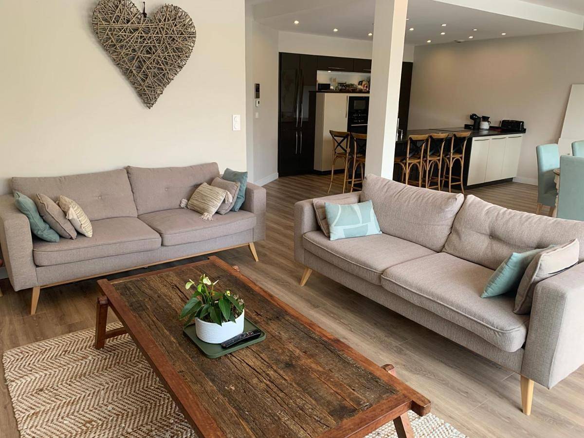 Villa with Private Pool in Cognac, Charente