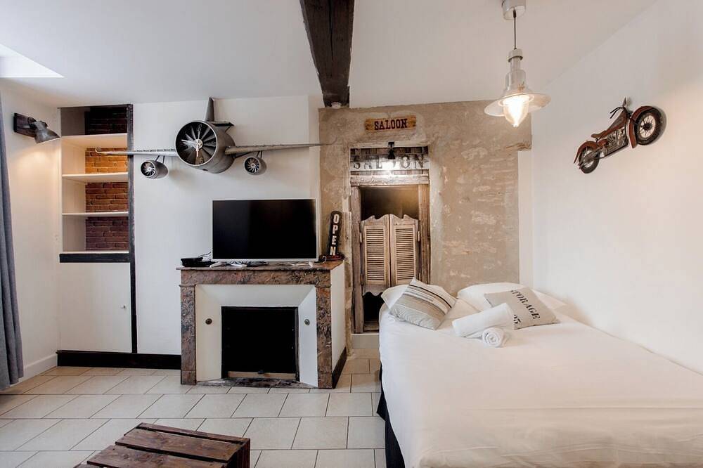 Appartement entier, Studio Saloon au calme - centre Orléans in Orléans, Vallée de la Loire
