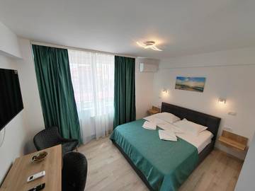 Gîte pour 2 personnes, avec jardin ainsi que vue et terrasse dans Mangalia