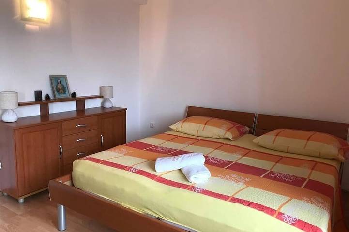 Ganze Wohnung, 2-Zimmer-Ferienwohnung mit Balkon Katuni, Zagora in Makarska Riviera