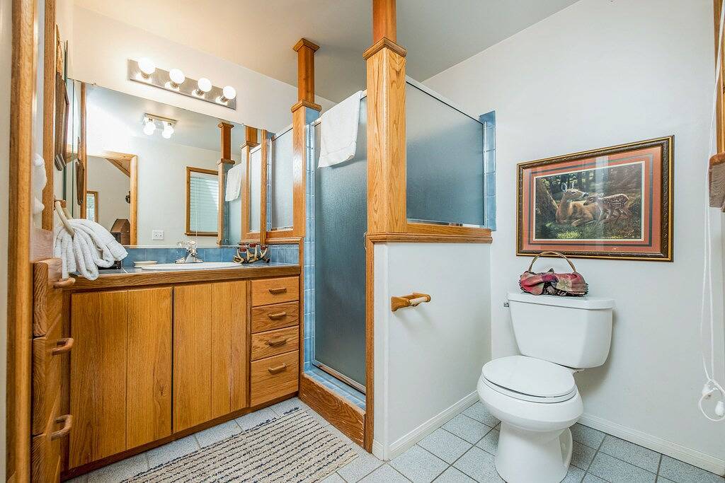 Rustikale Hütte in günstiger Lage direkt in der Stadt mit Platz für alle! in Shaver Lake, Kings Canyon Nationalpark